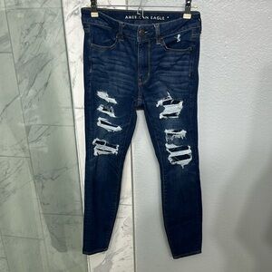 American Eagle Size 6 Short ripped jeans